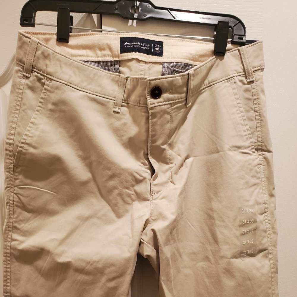 Abercrombie & Fitch LIGHT KHAKI Athletic Skinny Chinos (NWT)